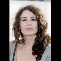 가수, 영화배우인 엘자 륀기니의 대표 이미지