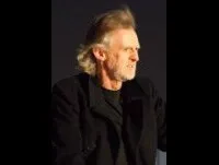 배우인 돈 브리지스의 대표 이미지