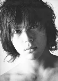 영화배우인 시오야 슌의 대표 이미지