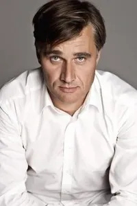 배우인 졸스트 트릴의 대표 이미지