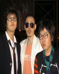 가수인 더멘의 대표 이미지