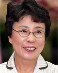 소설가, 정무직공무원인 유시춘의 대표 이미지