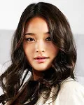 모델인 제라 마리아노의 대표 이미지