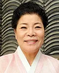 패션디자이너인 박술녀의 대표 이미지