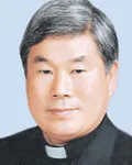 성직자, (전직)언론인인 이용길의 대표 이미지