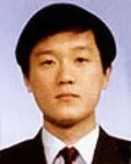 판사인 이윤식의 대표 이미지