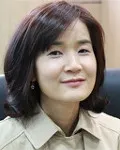 극작가인 진수완의 대표 이미지