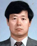 대학교수인 김용서의 대표 이미지