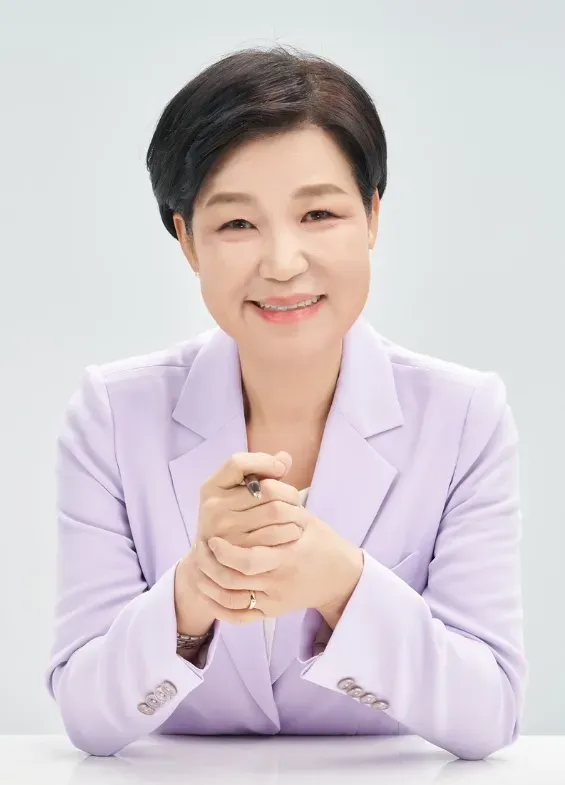 방송인, (전직)기자인 이진숙의 대표 이미지