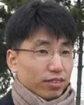 평론가인 고봉준의 대표 이미지