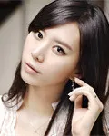 모델인 윤지오의 대표 이미지