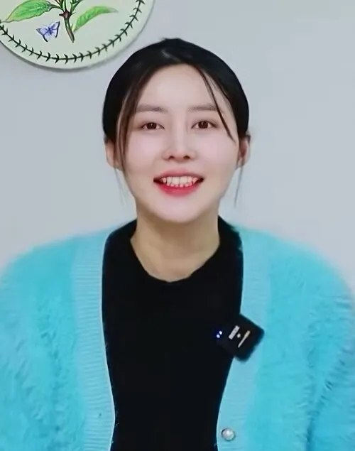 아나운서인 김아라의 대표 이미지