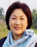 시인인 김윤의 대표 이미지
