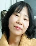 시인인 김자흔의 대표 이미지