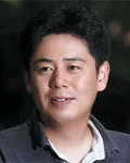 소설가인 손홍규의 대표 이미지