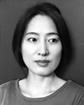 시인인 신영배의 대표 이미지
