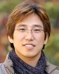 시인인 신용목의 대표 이미지