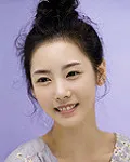 영화배우인 윤이나의 대표 이미지