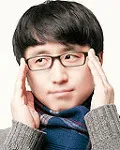 영화감독인 윤성호의 대표 이미지