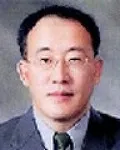 조각가인 신현중의 대표 이미지