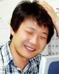 평론가인 윤대석의 대표 이미지