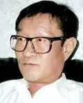 시인인 윤재철의 대표 이미지