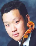 바이올린연주가인 데니스 김의 대표 이미지