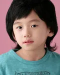 모델인 송정균의 대표 이미지