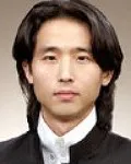 지휘자인 구자범의 대표 이미지