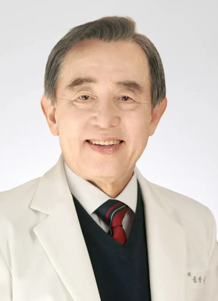 인플루언서인 윤방부의 대표 이미지