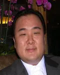 성악가인 한명원의 대표 이미지