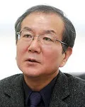 언론인, 소설가, (전직)정당인인 홍세화의 대표 이미지