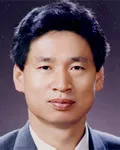 대학교수, (전직)공무원인 송봉근의 대표 이미지