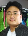 패션디자이너, 작가인 빅터 리의 대표 이미지