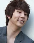 탤런트인 윤보현의 대표 이미지