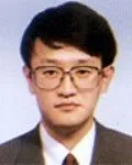 판사인 김현룡의 대표 이미지
