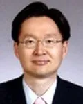 대학교수인 윤병삼의 대표 이미지