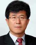 변호사, (전직)판사인 김용균의 대표 이미지