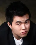 가수인 현명의 대표 이미지
