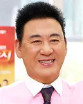 가수인 현철의 대표 이미지
