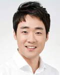 탤런트, 뮤지컬배우인 판유걸의 대표 이미지