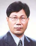 수필가인 최용현의 대표 이미지