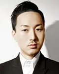 패션디자이너, 대학교수, 칼럼니스트인 정두영의 대표 이미지