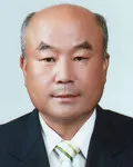 작가인 김진명의 대표 이미지