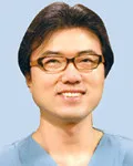 의사인 김봉현의 대표 이미지