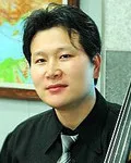 악기제조원, 콘트라베이스연주가인 유승환의 대표 이미지