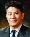 시인, 평론가인 이시환의 대표 이미지