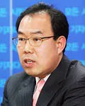 시민운동가인 조형곤의 대표 이미지