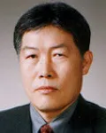 (전직)대학교수인 윤평진의 대표 이미지