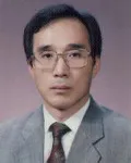 대학교수인 박윤환의 대표 이미지